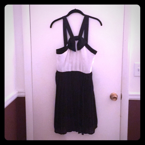 White pleated dress. - Picture 1 of 1